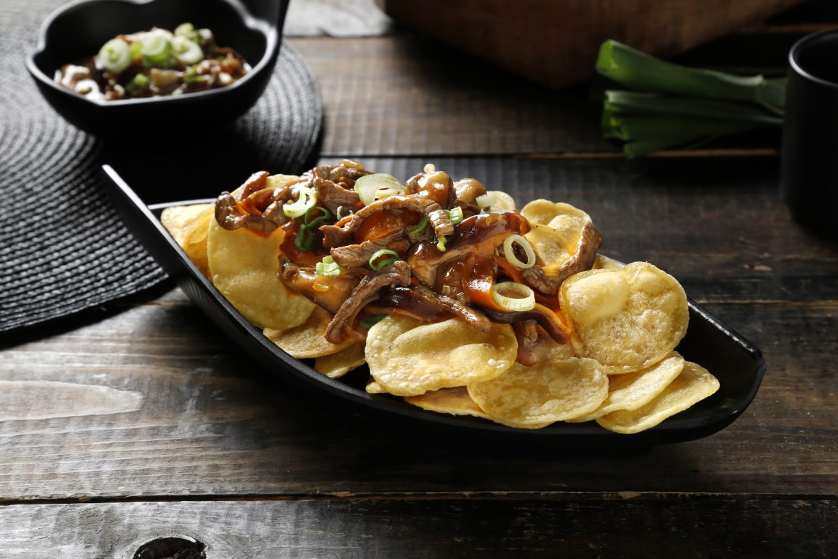 Maxi Chips With Meat And Soy Sauce